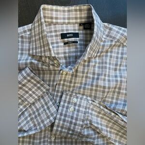 Hugo Boss - All cotton Prince of Wales check dress shirt Size 41 (16” neck)